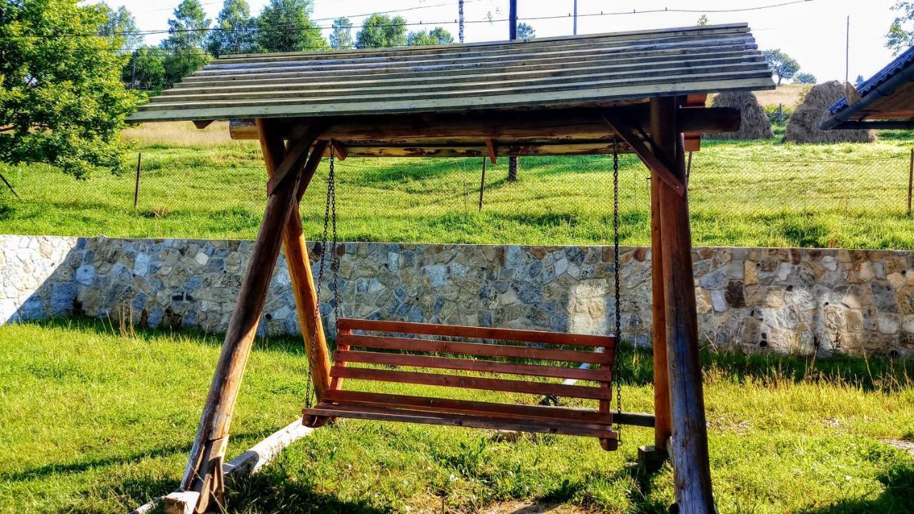 Гостьовий Дім "У Ані" Yablunytsya Exterior foto